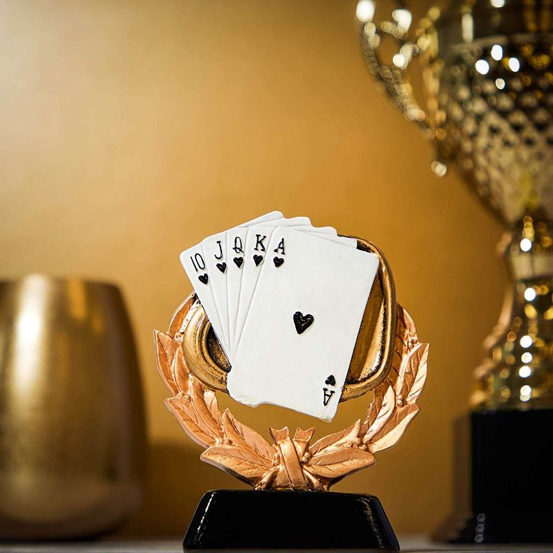 Juvale Poker Playing Cards Trophy (5 in, Gold, Resin)